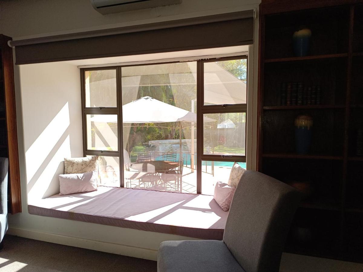 Jacaranda Hotel Harare Bagian luar foto