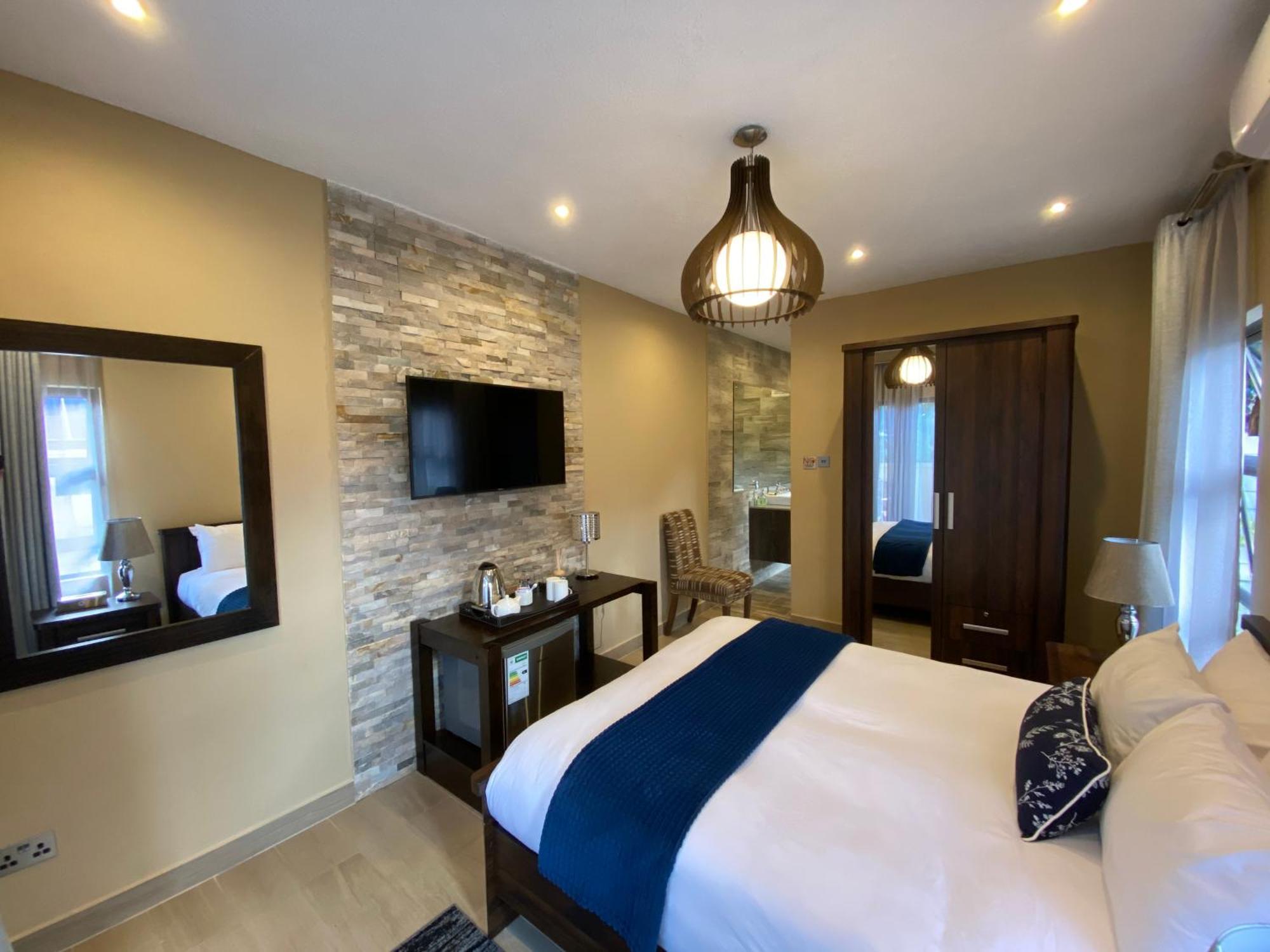 Jacaranda Hotel Harare Bagian luar foto