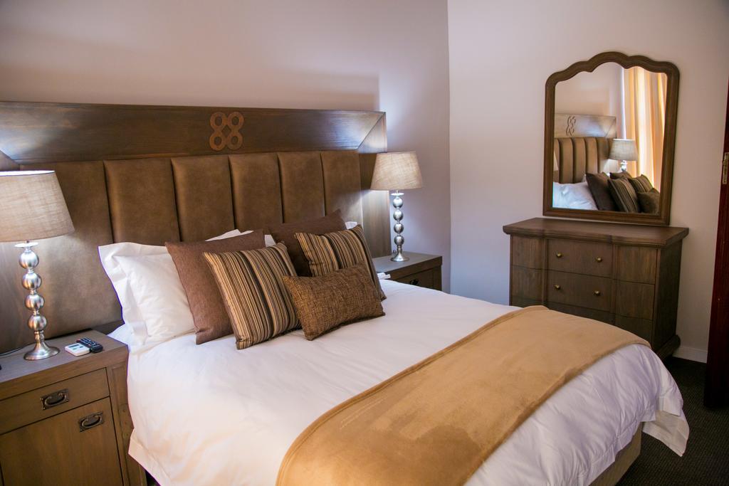 Jacaranda Hotel Harare Bagian luar foto